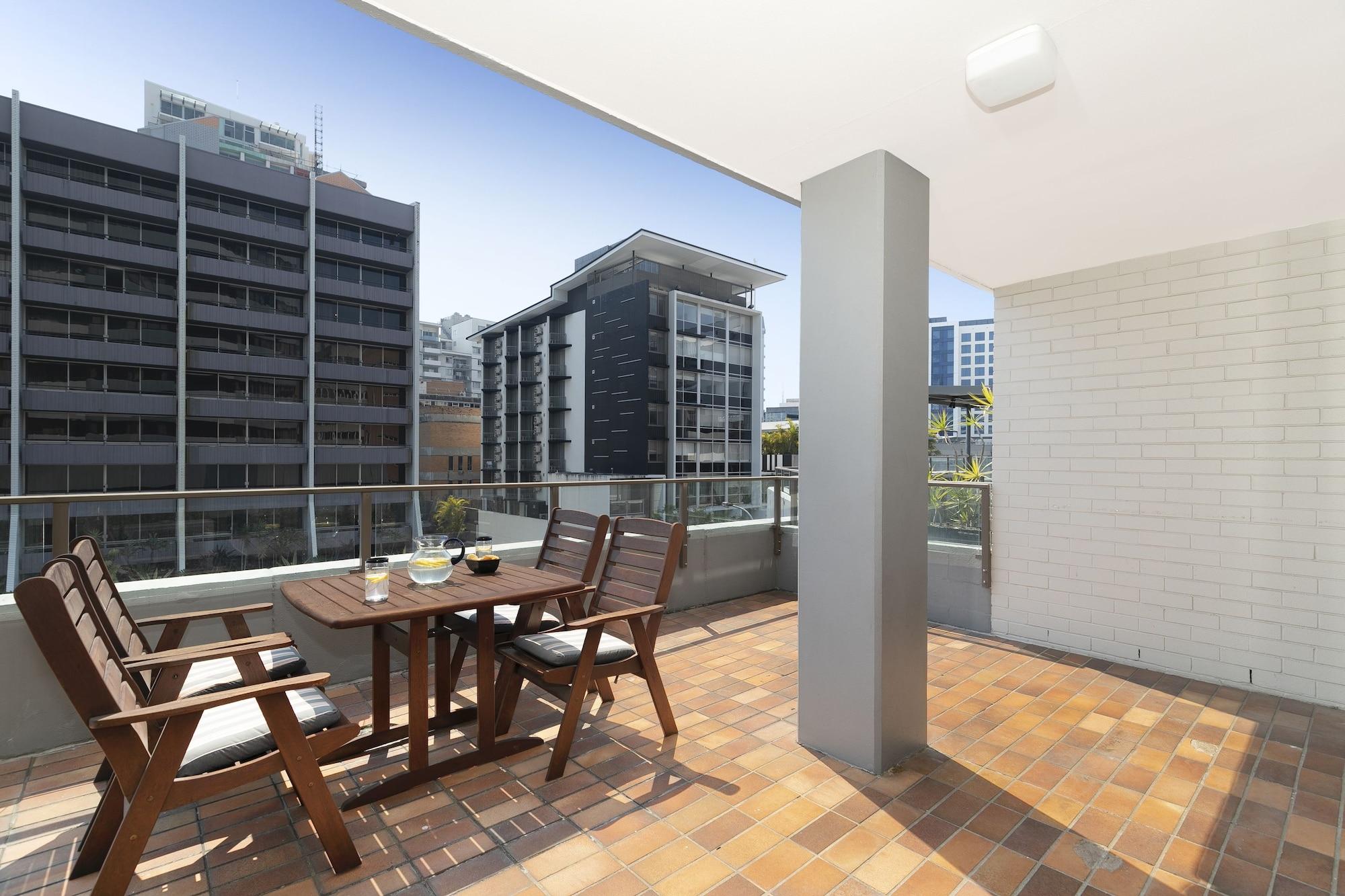 The Astor Apartments Brisbane Bagian luar foto