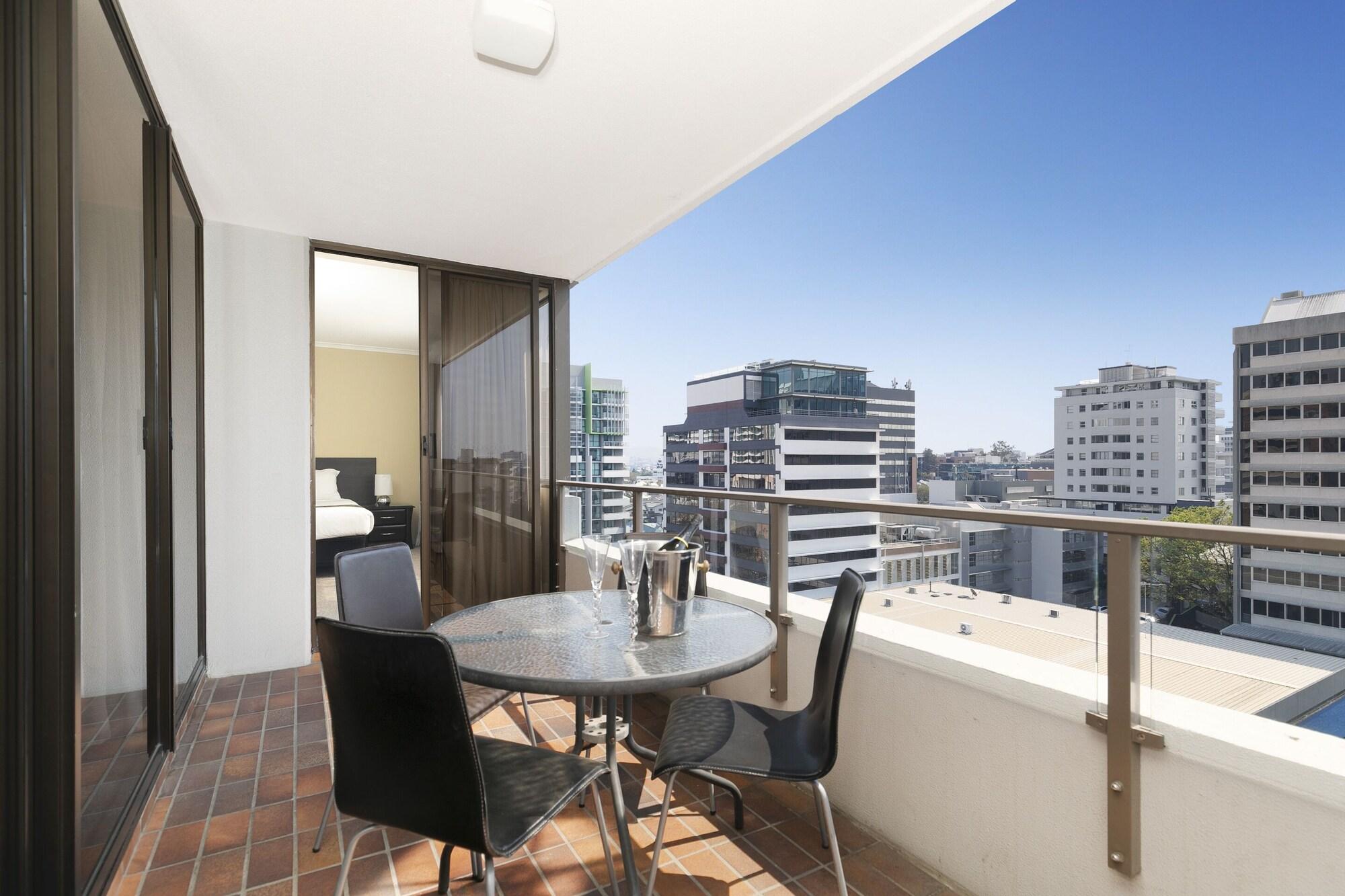 The Astor Apartments Brisbane Bagian luar foto